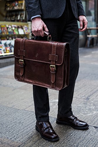 Elegant and smart design for this satchel in full-grain leather with vegetable tanning Maxwell Scott