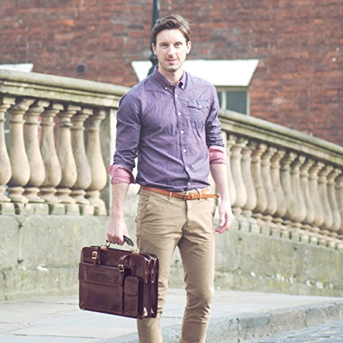 A mix of modernism and classic refinement for this 2 gusseted leather briefcase
