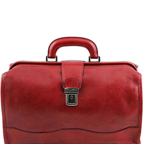 The red leather doctor's bag in feminine version, ideal for doctors or nurses.